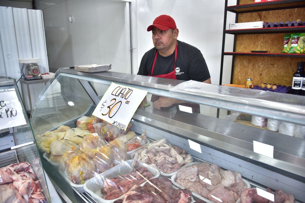 Registro en una carnicería local (La Cabala,  Barrio Los Boulevares) por las intoxicaciones que hubo en Buenos Aires por carne en mal estado