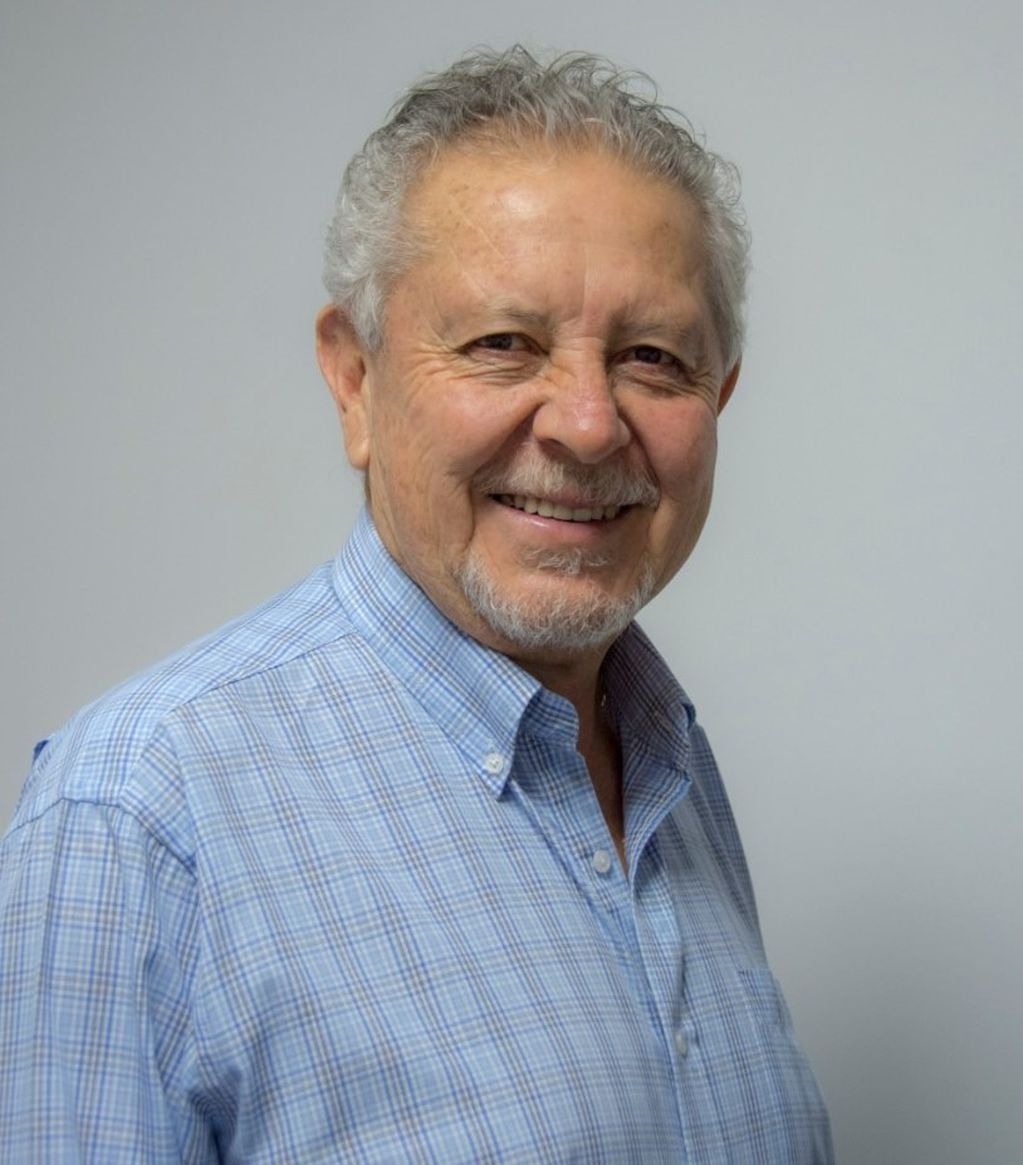 El periodista Jorge D. Calvetti, autor de la nota.