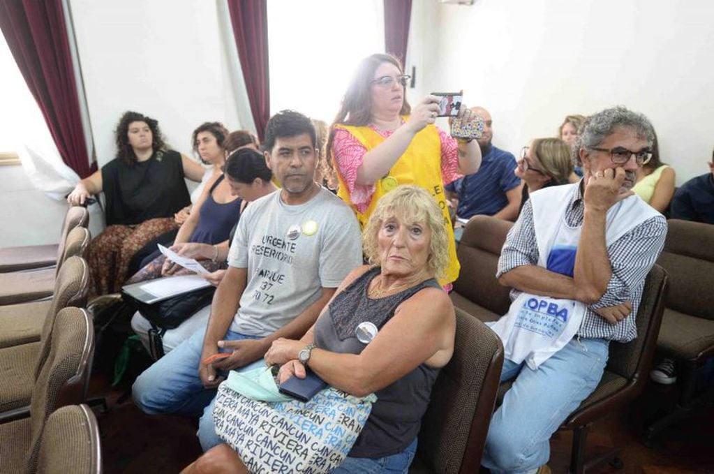 Juicio por inundaciones en La Plata: vecinos reclaman que ni Scioli ni Bruera fueran juzgados