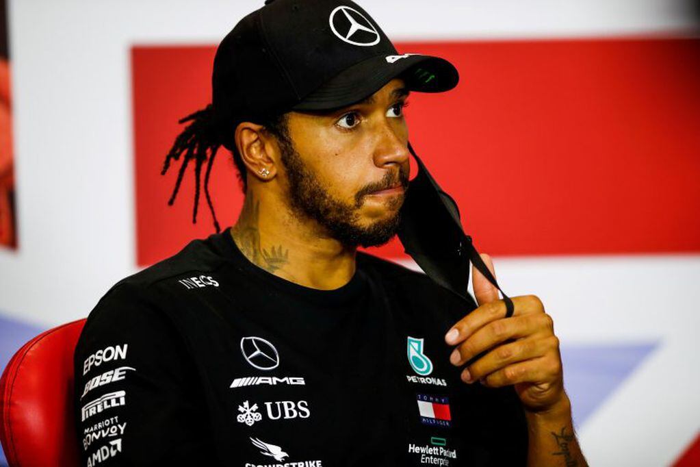 Con cierta resignación, Hamilton explica cómo vivió la carrera. "Ellos (Red Bull) no tuvieron los problemas de neumáticos que tuvimos nosotros", evaluó.