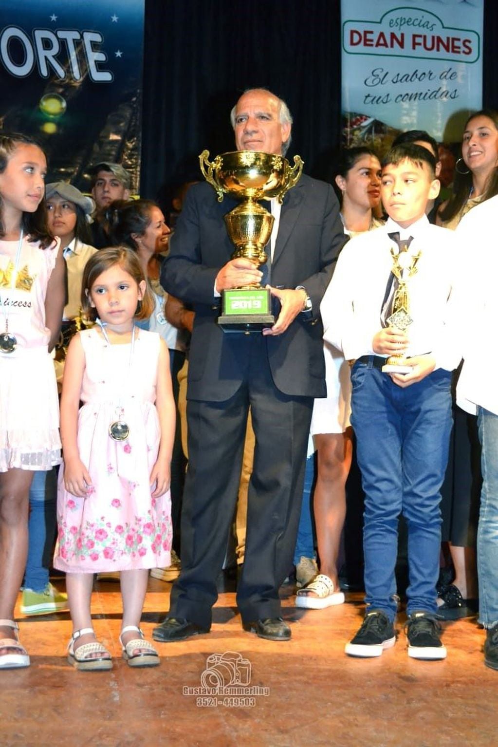Eduardo Díaz, padre de Nacho Díaz (ex futbolista de Talleres), es el creador y organizador de la Noche del Deporte. Una tradicional premiación que llega 29 años.