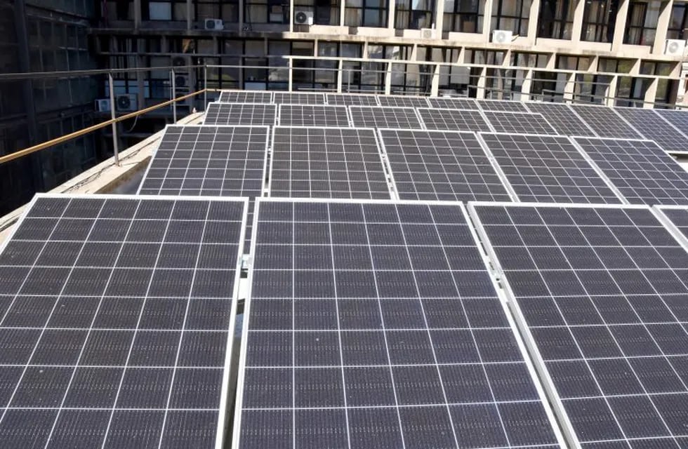 Paneles solares en la Municipalidad.