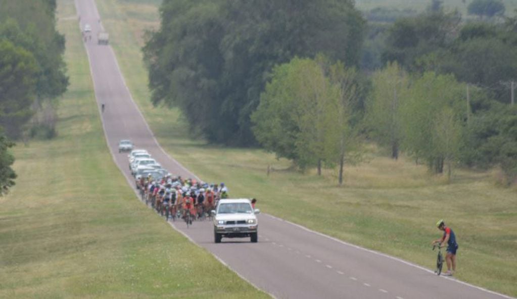 Unos 200 ciclistas recorrieron los 21 kilómetros (Vía Santa Rosa)
