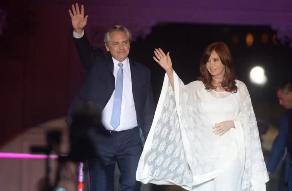 Alberto Fernández y Cristina Kirchner en la Plaza de Mayo. (Foto: Federico López Claro)