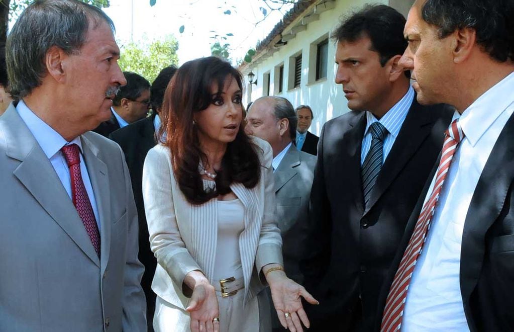 Juan Schiaretti, Cristina Kirchner, Sergio Massa y Daniel Scioli en Olivos, en una foto de 2009. (La Voz/Archivo)