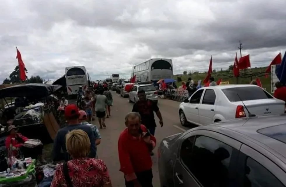 Miles de fieles del Gauchito Gil llegaron a Mercedes. (Foto: El Litoral)