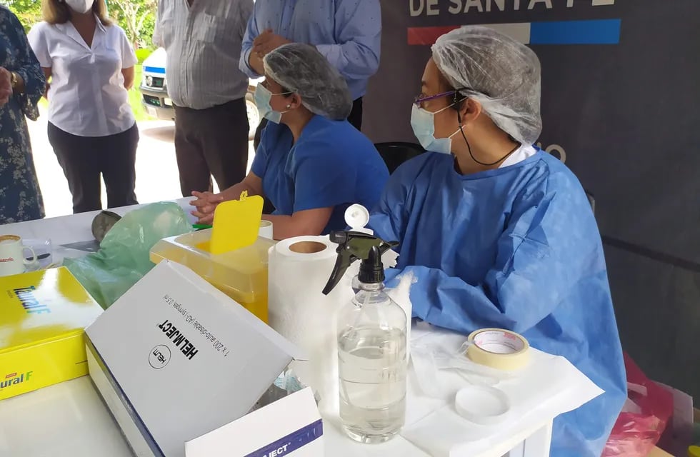 El Ministerio de Salud de Santa Fe realizó un operativo sanitario en Acebal para prevenir el contagio de COVID-19 y otras enfermedades. (@minsaludsantafe)