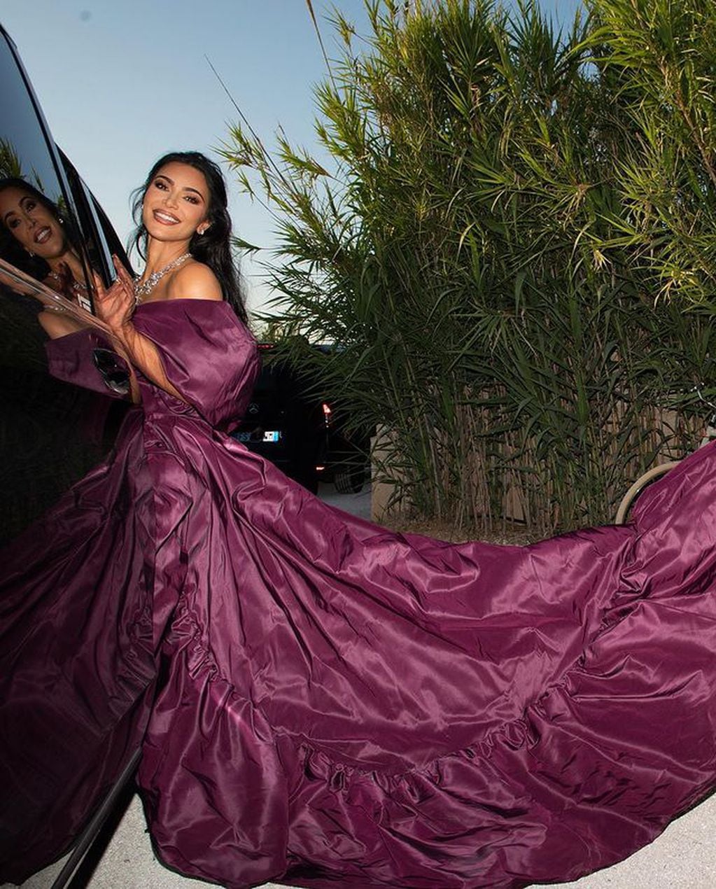 Kim Kardashian y un vestido glamoroso de Dolce & Gabbana