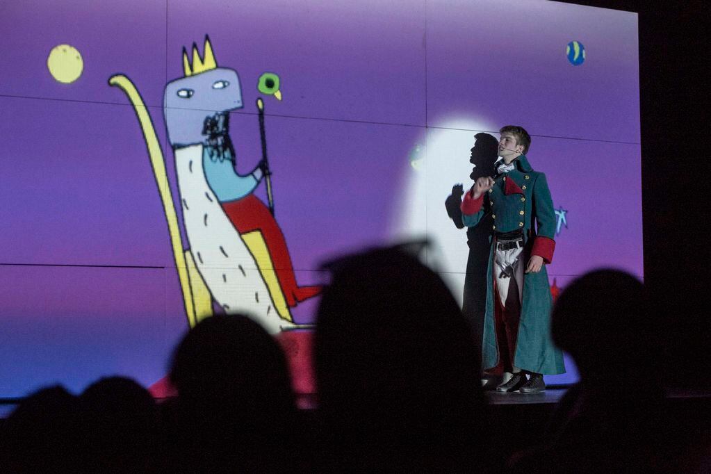 El libro infantil más leído del mundo, llega a Mar del Plata a través de un espectáculo único de teatro y cine de animación, con ilustraciones del artista plástico Milo Lockett