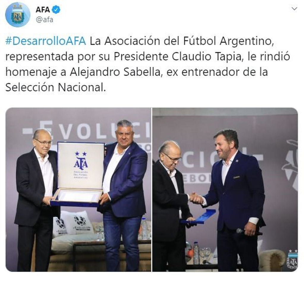 Alejandro Sabella fue homenajeado en la AFA. (Twitter/@afa)