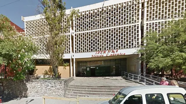 COLEGIO COPÉRNICO. Donde ocurrió la agresión, según la denuncia. (Captura de Google Street View).