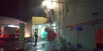 Se quemó 20 toneladas de yerba mate en un incendio en Campo Ramón