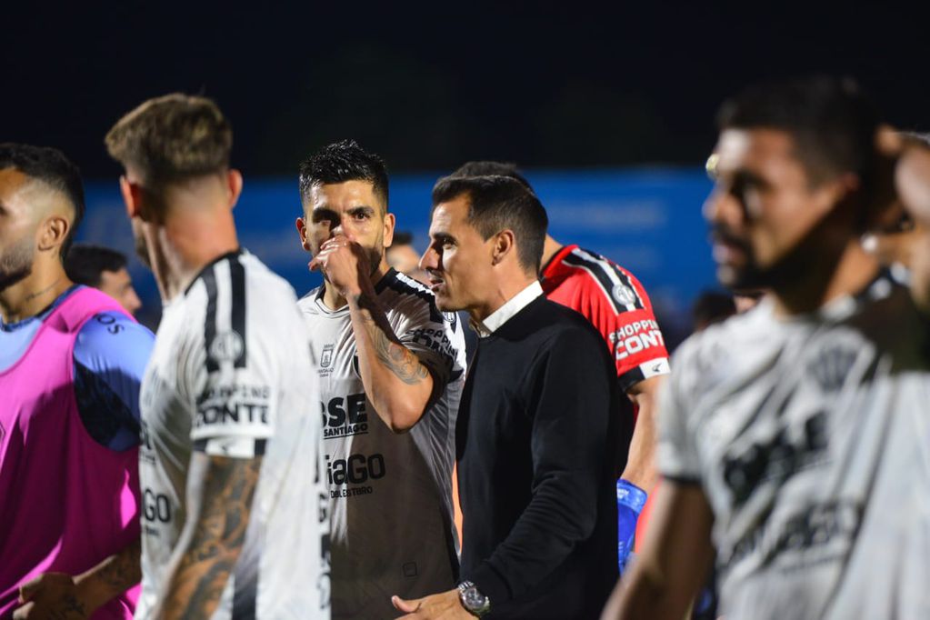 Tras un final caliente en el empate de Belgrano con Central Córdoba, Guillermo Farré apuntó a Darío Herrera en el manejo del VAR. (Javier Ferreyra / La Voz)
