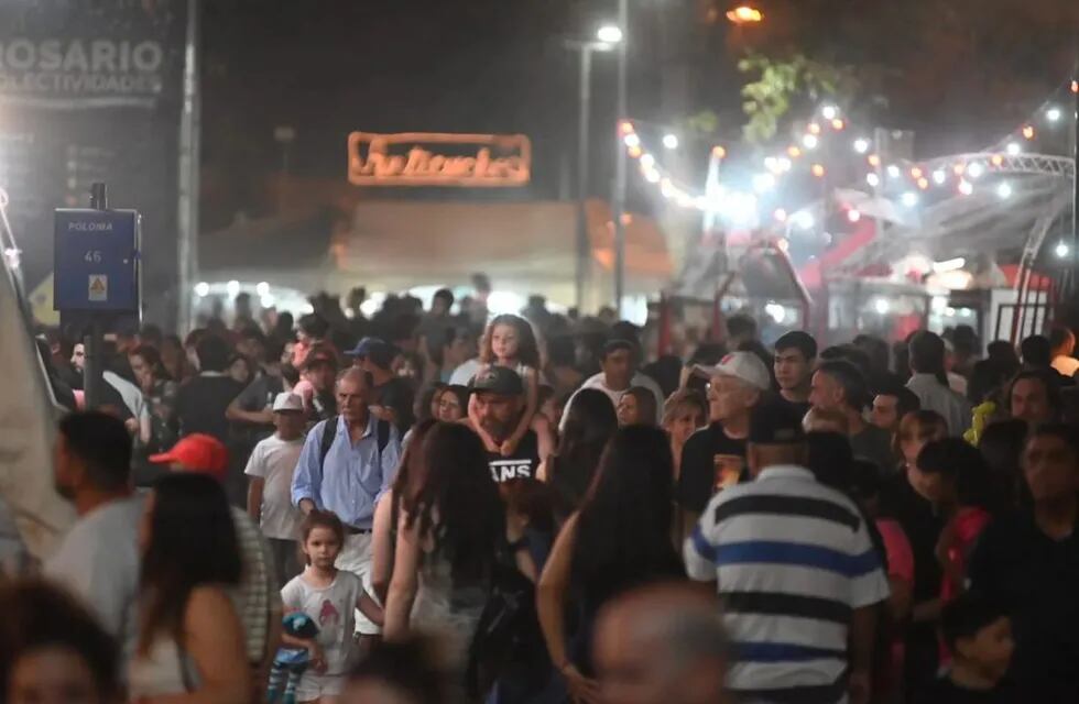 La vuelta a la presencialidad se concretó el viernes con una enorme convocatoria frente al Monumento.