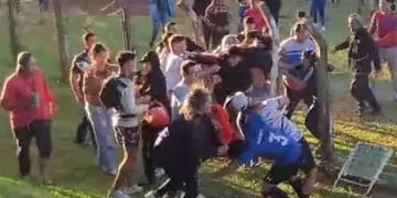 Batalla campal durante un partido de la Liga Amateur en Campo Ramón