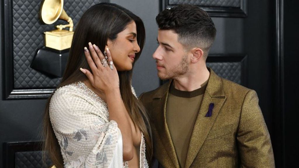 Nick Jonas y Priyanka Chopra en los Grammy 2020.