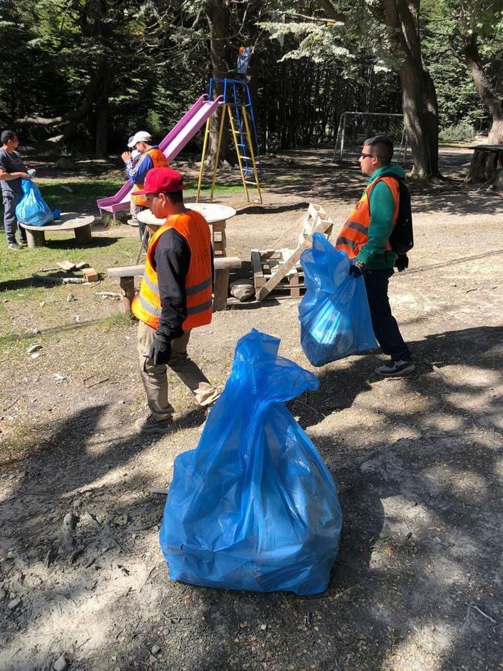 Jornadas de limpieza en espacios comunes de Ushuaia. 