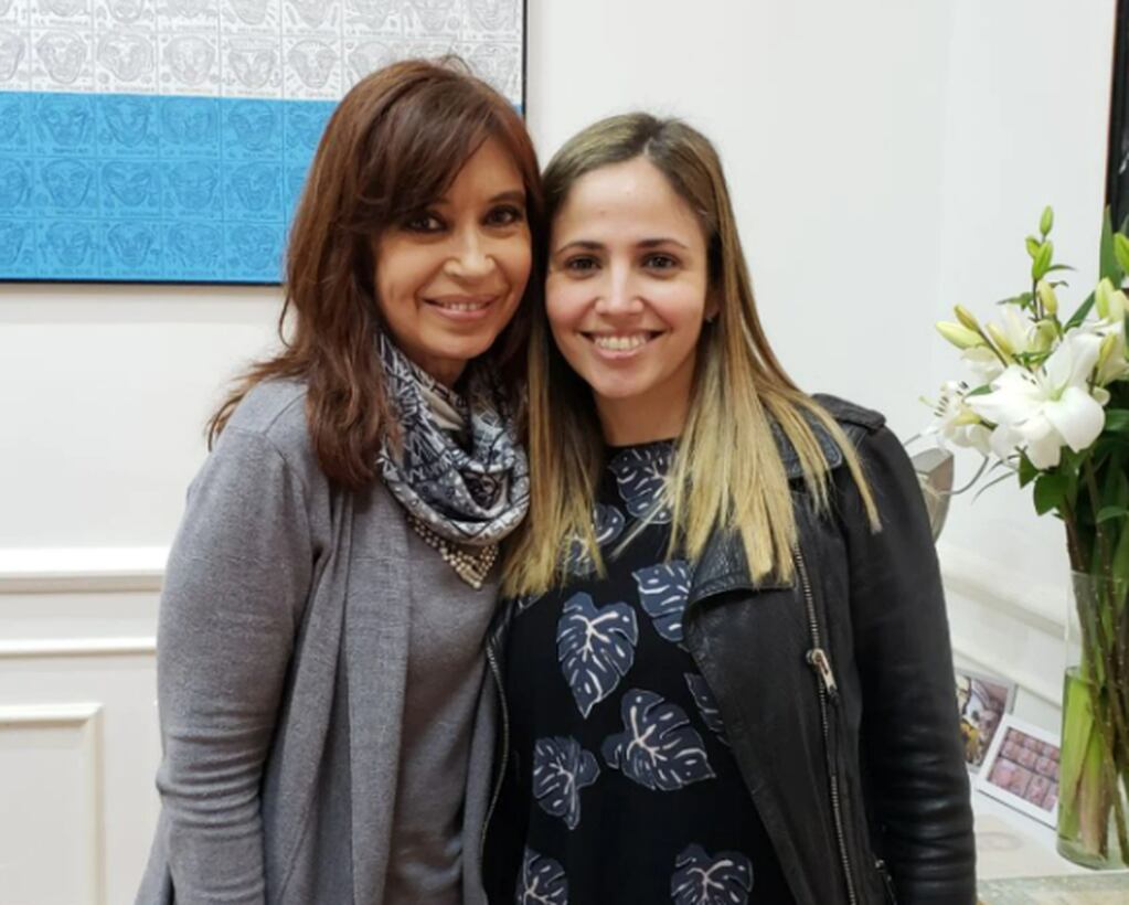 Romina Uhrig junto con Cristina Kirchner.