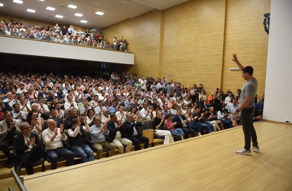 De Loredo presentó, en la Facultad de Agronomía, su “plataforma” para gobernar Córdoba en 2023 (La Voz).