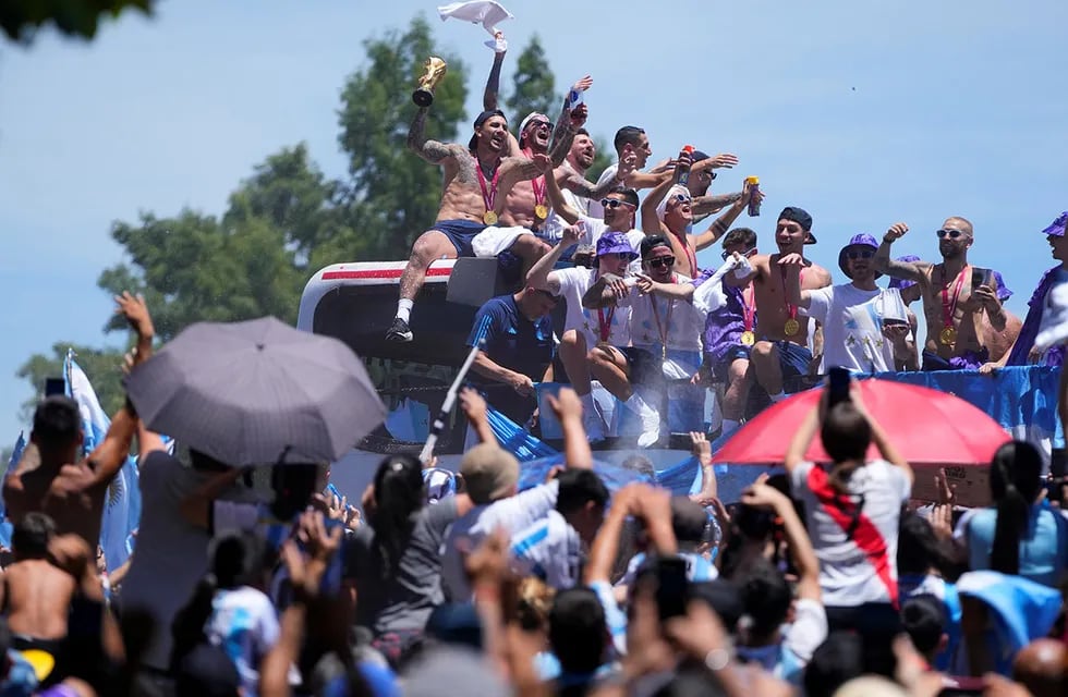 Caravana de la selección Argentina festejos por la obtención de la copa del mundo Qatar 2022