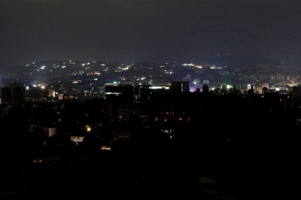 Gigantesco apagón dejó a Venezuela a oscuras durante 12 horas.