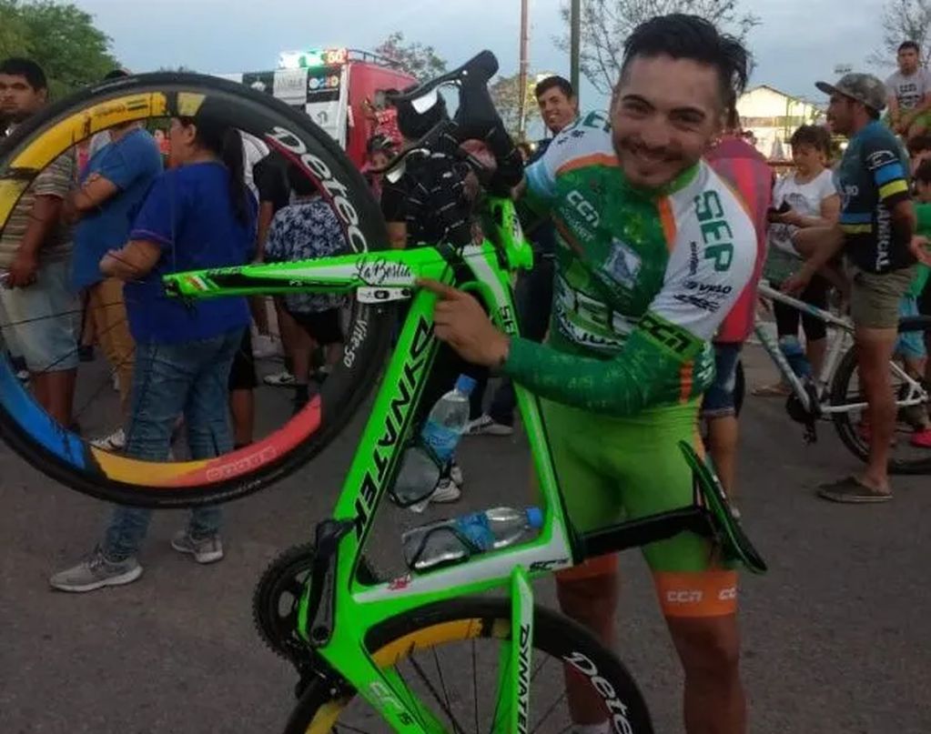 Mauricio "La Bestia" Quiroga, uno de los ciclistas más reconocidos en Argentina.