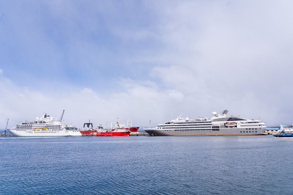 A pesar de la pandemia se dio apertura a la temporada de cruceros 2021-2022 con un importante movimiento en el Puerto de Ushuaia.