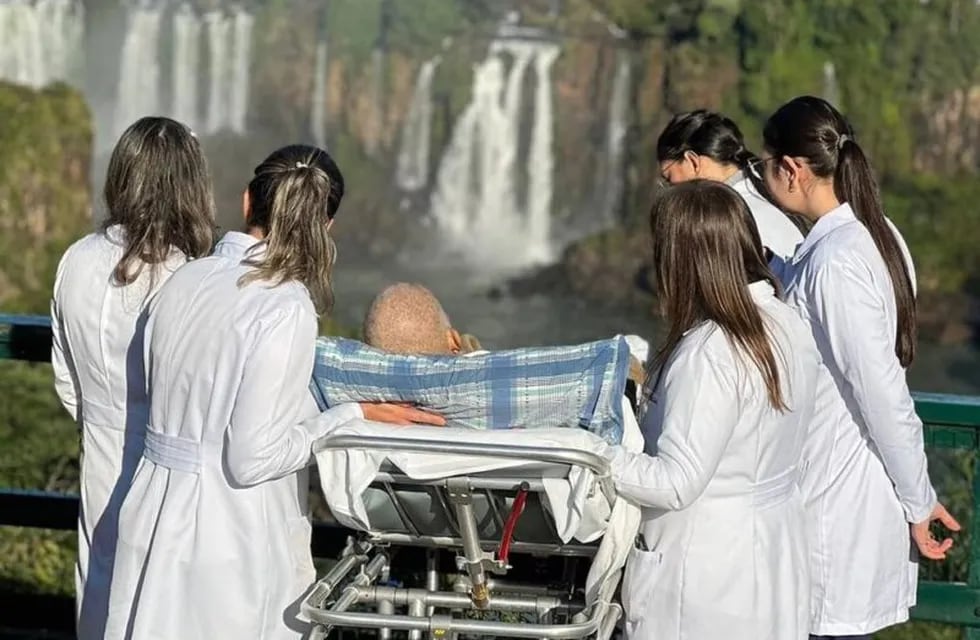 Paciente oncológico cumplió su sueño de visitar las Cataratas del Iguazú.