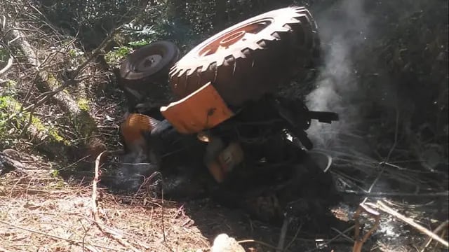 Accidente fatal: joven perdió la vida tras volcar con el tractor
