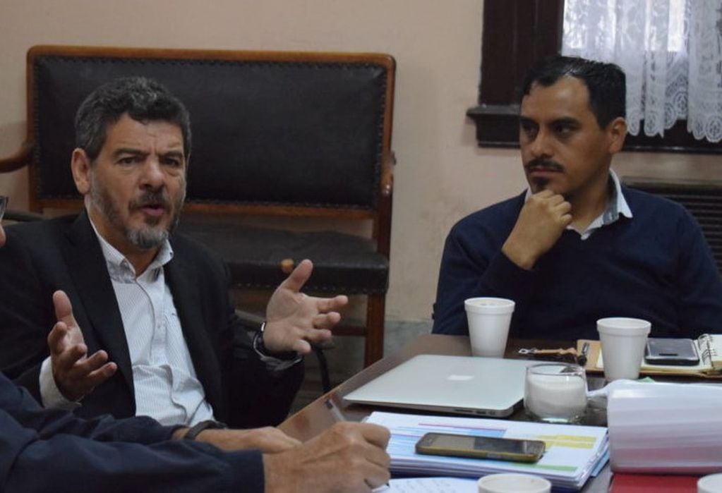 El Dr. Marcelo Vila (der.), representante regional de OPS, estuvo en Jujuy y encabezó jornadas de trabajo con el coordinador provincial de Enfermedades Transmisibles, Omar Gutiérrez.