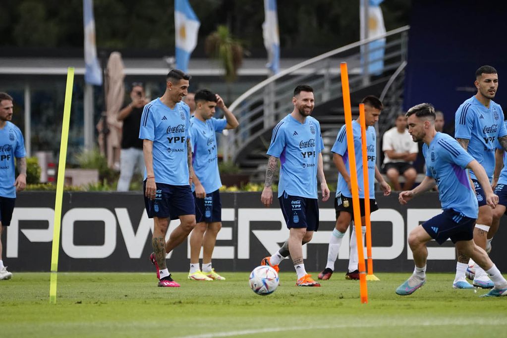 Entrenamiento de la selección argentina de fútbol en el predio de la AFA en Ezeiza
(Clarín)