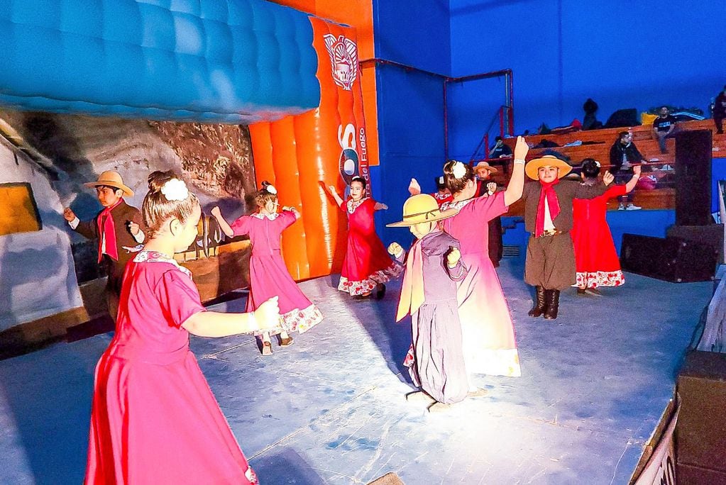 El certamen “El malambo llama a la Patagonia” tuvo la participación de participaron 150 bailarines y 11 delegaciones.