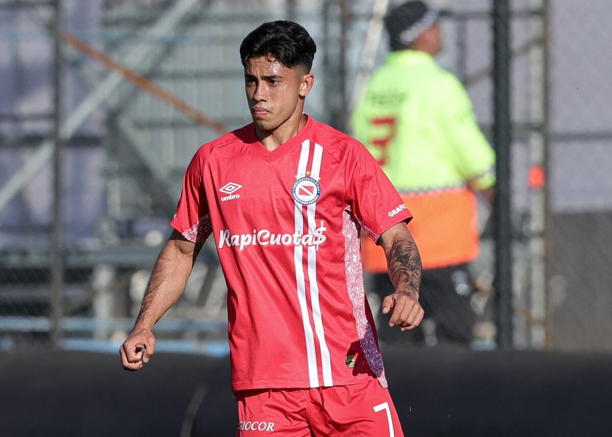 Lautaro Giaccone de San Francisco jugó para Argentinos Juniors la Final de la Copa Argentina thumbnail