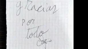 Puerta destrozada y mensaje de un ladrón en Villa Ciudad de América. La Voz