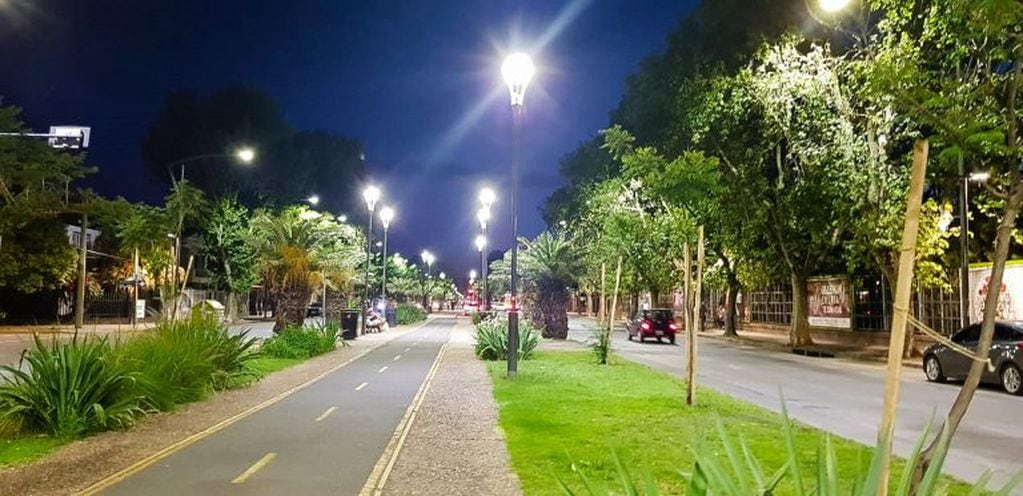 Nueva iluminación LED en todo bulevar Oroño