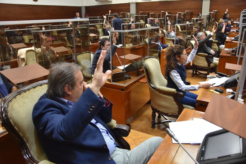 La Legislatura de Jujuy dio luz verde al proyecto de ley de reforma parcial de la Constitución provincial. El oficialismo aspira a que esto se materialice en los primeros meses del año próximo.