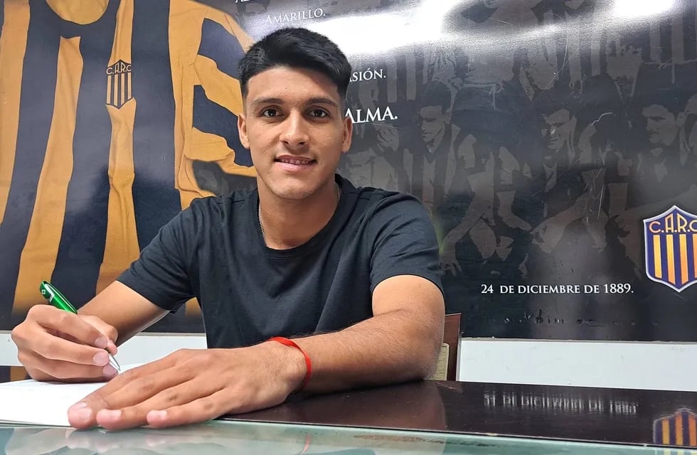 El exjugador de Atlético de Rafaela firmó los papeles este sábado.