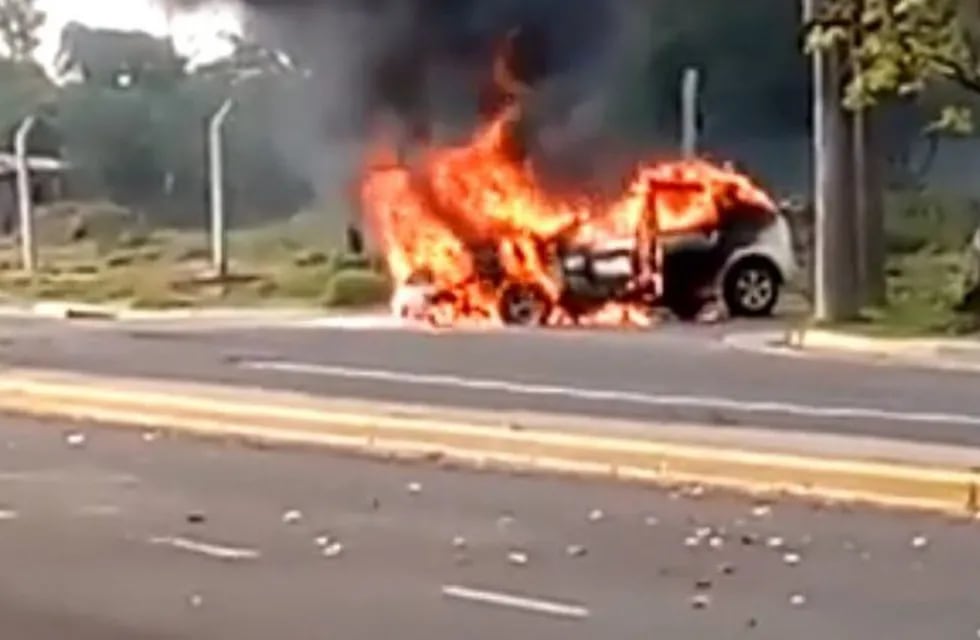 auto incendiado