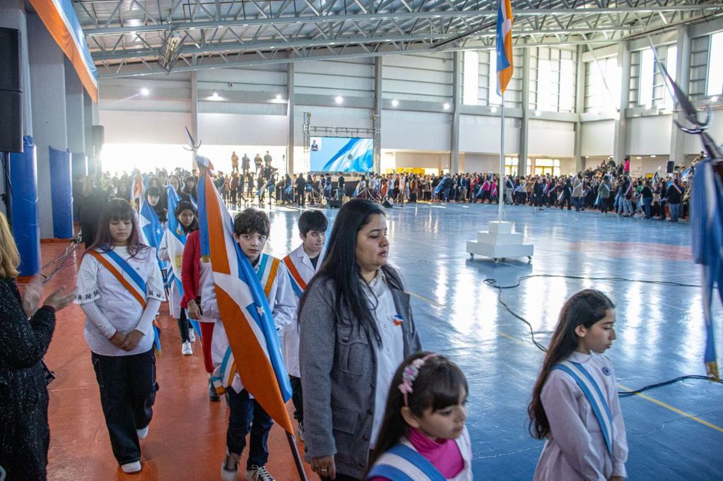 La Municipalidad de Ushuaia participó del 33° aniversario de la jura de la Constitución Provincial