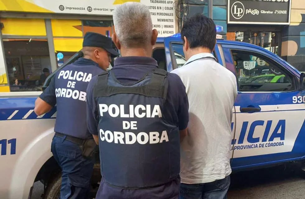 La Policía de Córdoba detuvo a varias personas acusadas de estafas inmobiliarias.  (La Voz)