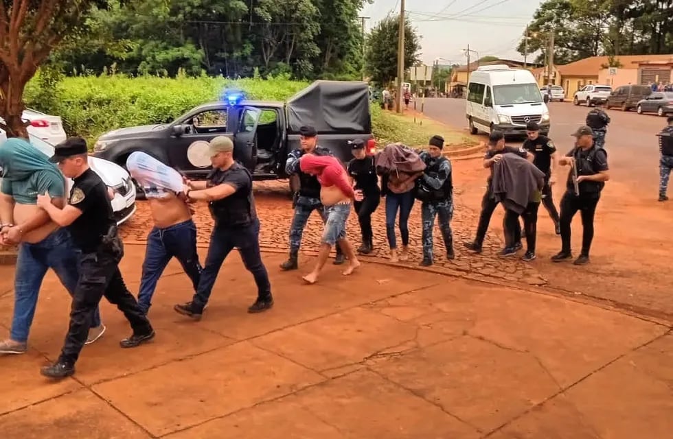 Una oficial herida y varios detenidos tras una violenta persecución en Guaraní.
