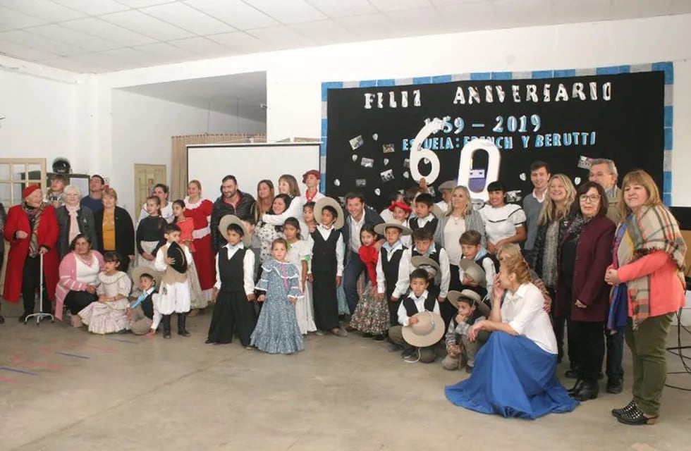 Acto 60 años Escuela French y Berutti Arroyo de Los Leones