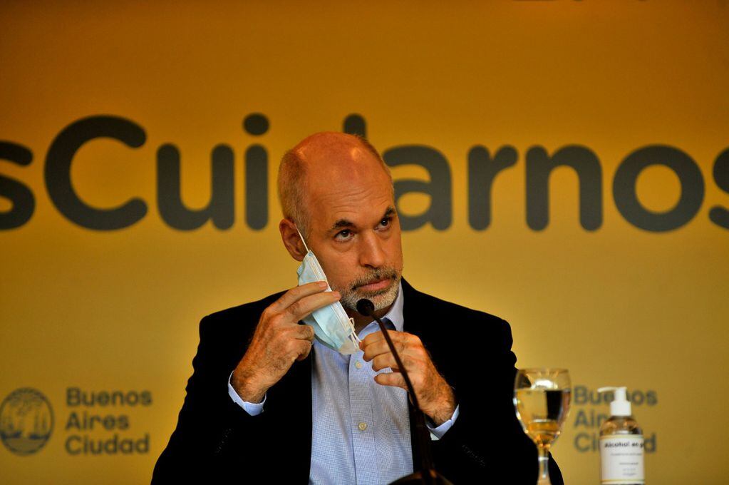 Horacio Rodríguez Larreta, jefe de Gobierno porteño, durante una conferencia de prensa brindada el jueves 15 de abril de 2021. (Clarín)