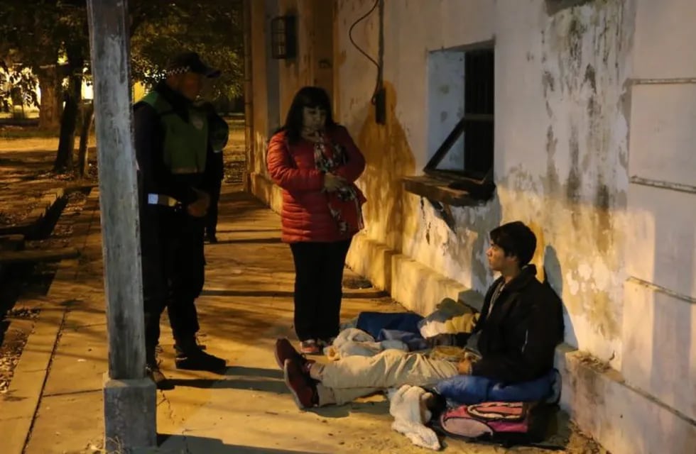 El municipio refuerza la atención de personas en situación de calle. (Prensa Municipio de Resistencia)