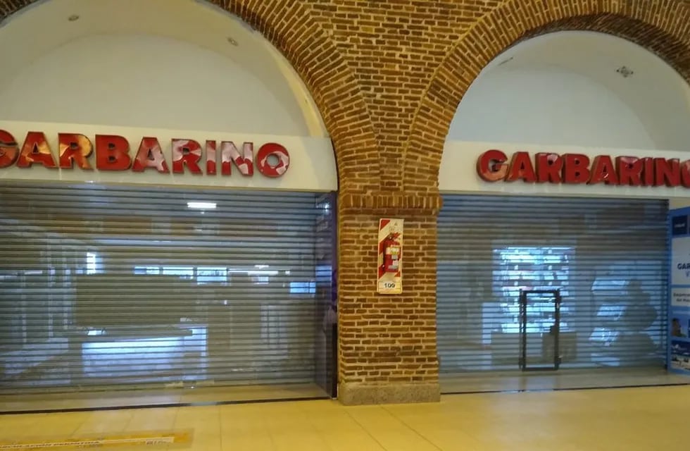 Garbarino cerró sus locales en Rosario. (@aecrosario)