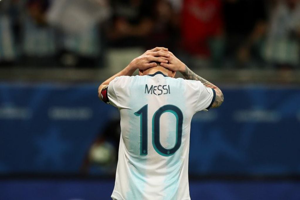 Lionel Messi luego de fallar en un disparo al arco (Foto: Ricardo Mazalan/AP).