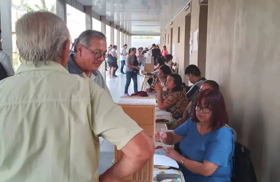 Las elecciones en Santiago del Estero se desarrollan con normalidad.