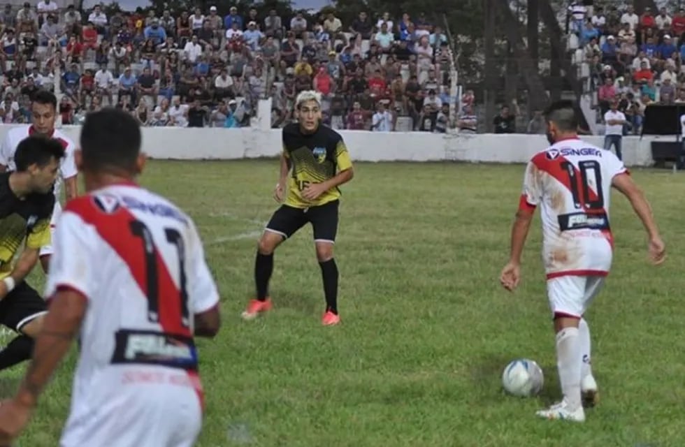 Guaraní Antonio Franco ganó en Santo Tomé ante Barcelona. (Liga Posadeña)