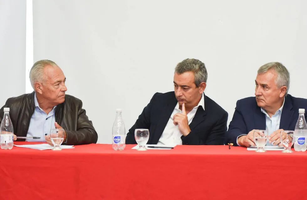 El funcionario se reunió en Buenos Aires con el comité nacional de la Unión Cívica Radical.