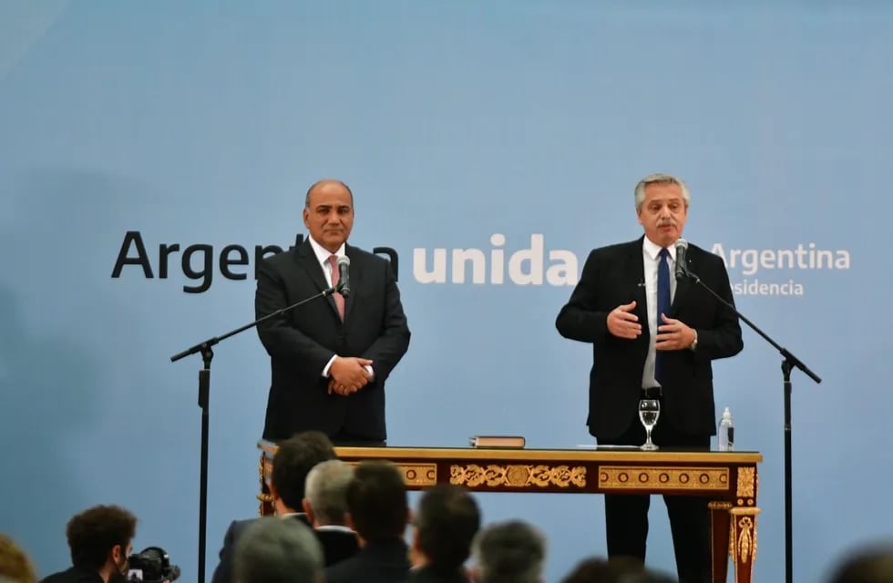 Alberto Fernández toma juramento a los nuevos integrantes del Gabinete. (Foto: Federico López Claro)